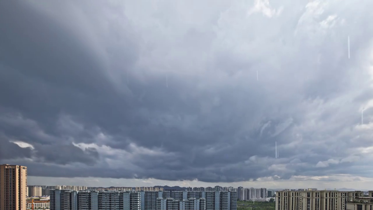 杭州城市天空暴雨太阳雨乌云密布延时视频素材