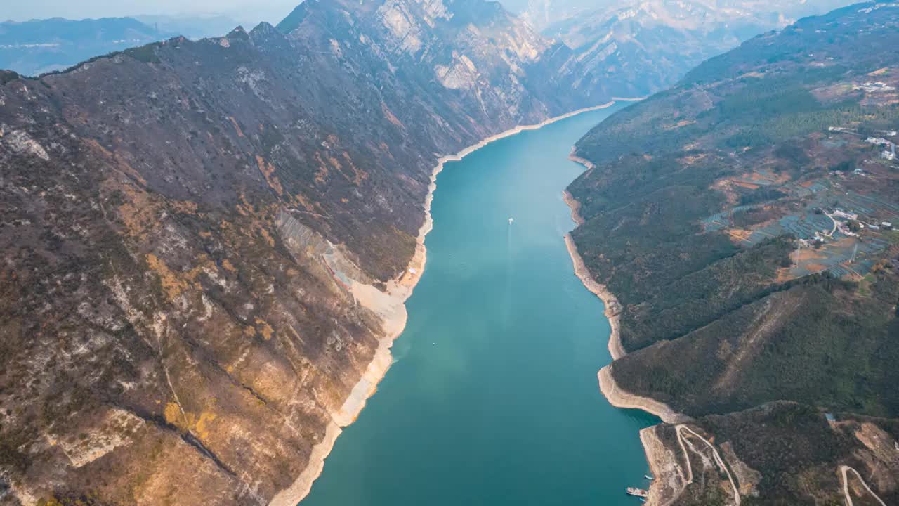 8K自然震撼大气长江三峡巫峡段河流地貌航拍延时视频素材