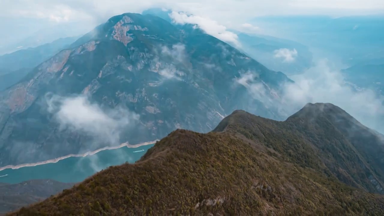 8K震撼长江三峡之巅瞿塘峡全景风貌视频素材