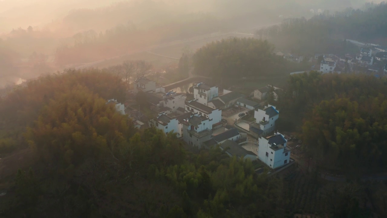 江南徽派农村晨曦晨雾航拍视频素材