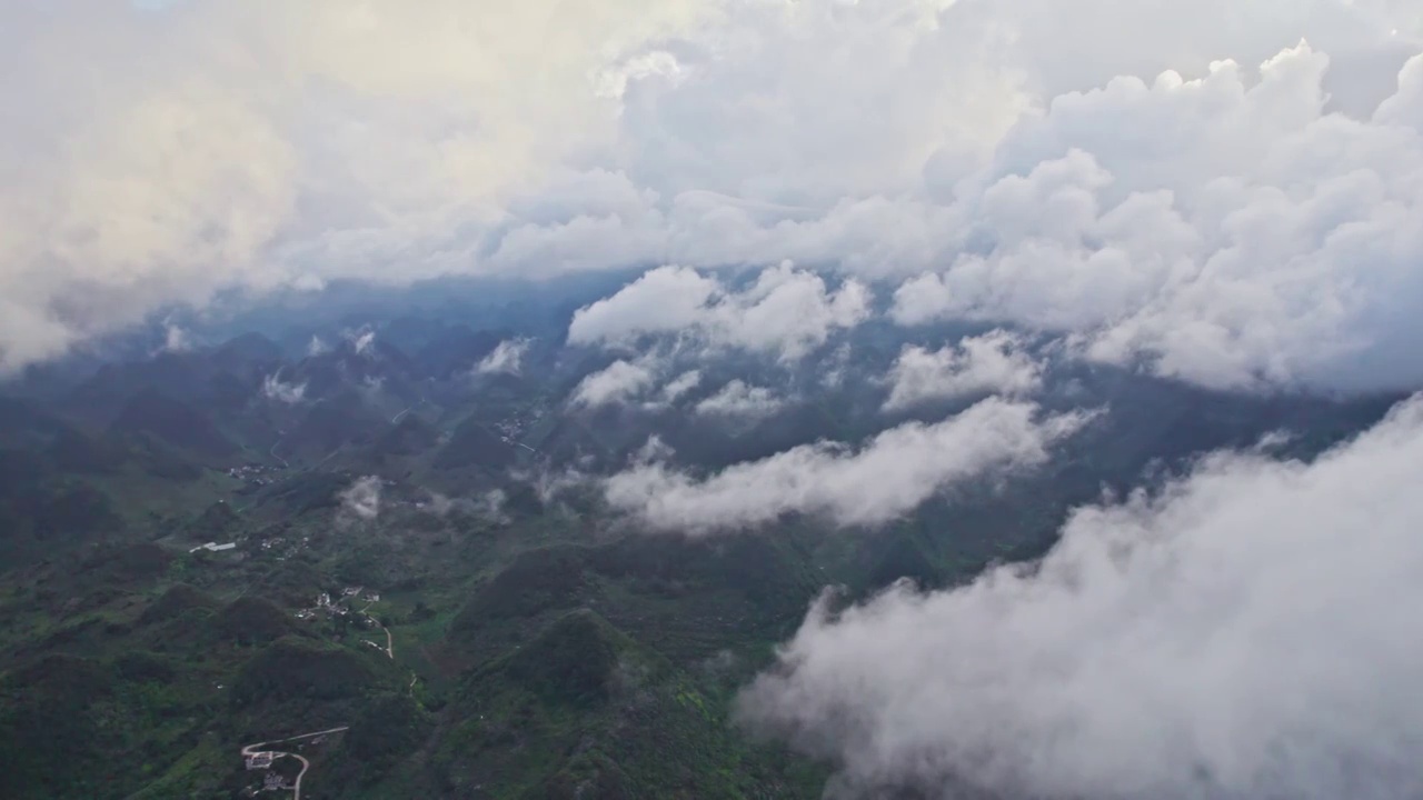 拢岸村拢场云海视频素材