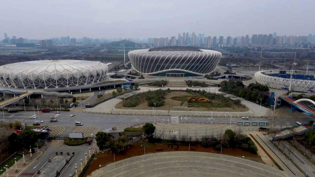 武汉 国际网球中心 体育博物馆 金凤大道 首创奥特莱斯 高新二路_41视频素材