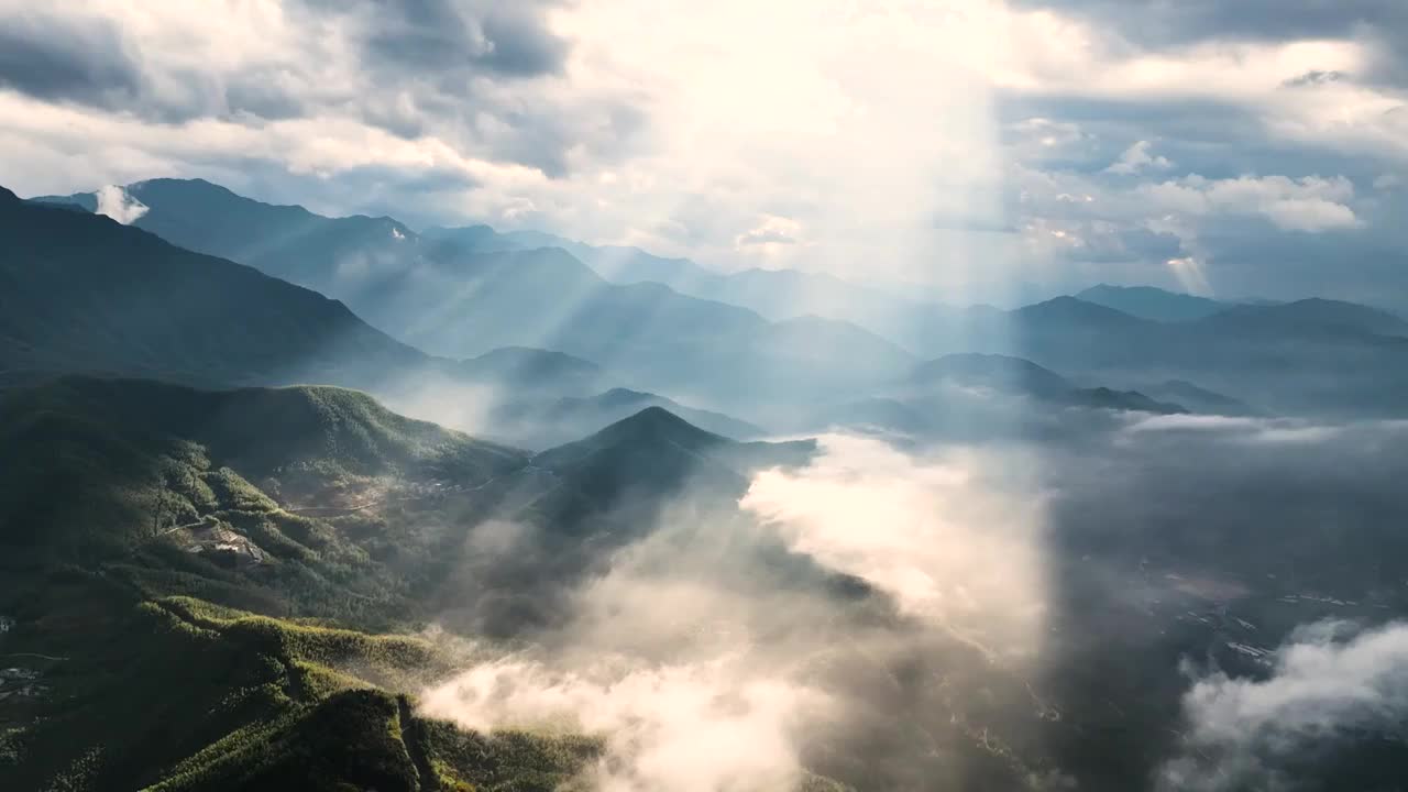 万物皆有裂痕，那是光照进来的地方视频素材