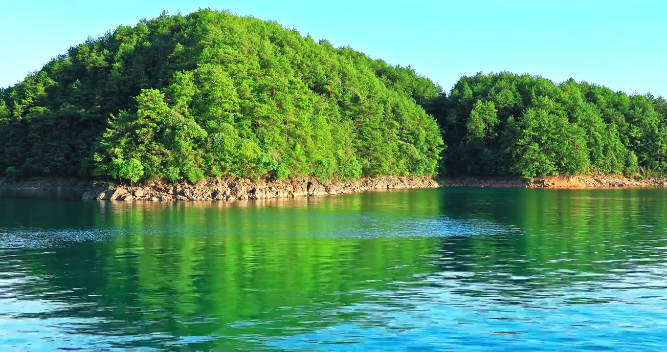 中国杭州千岛湖山脉湖泊自然风光视频素材