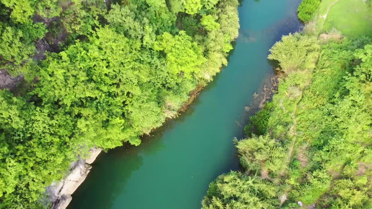 航拍自然河流视频素材