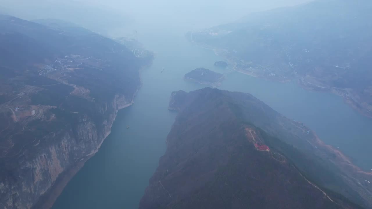 自然大气三峡之巅长江山河壮丽风光航拍视频视频素材