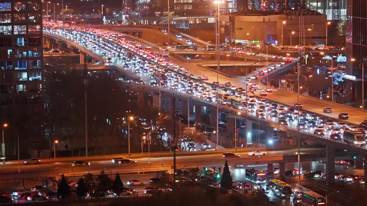 长焦视角城市公路车流夜景视频素材