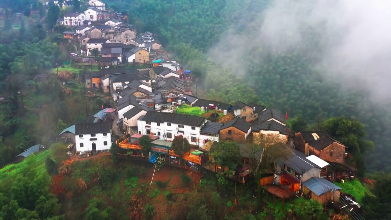 航拍黄山高山乡村春天景色视频素材