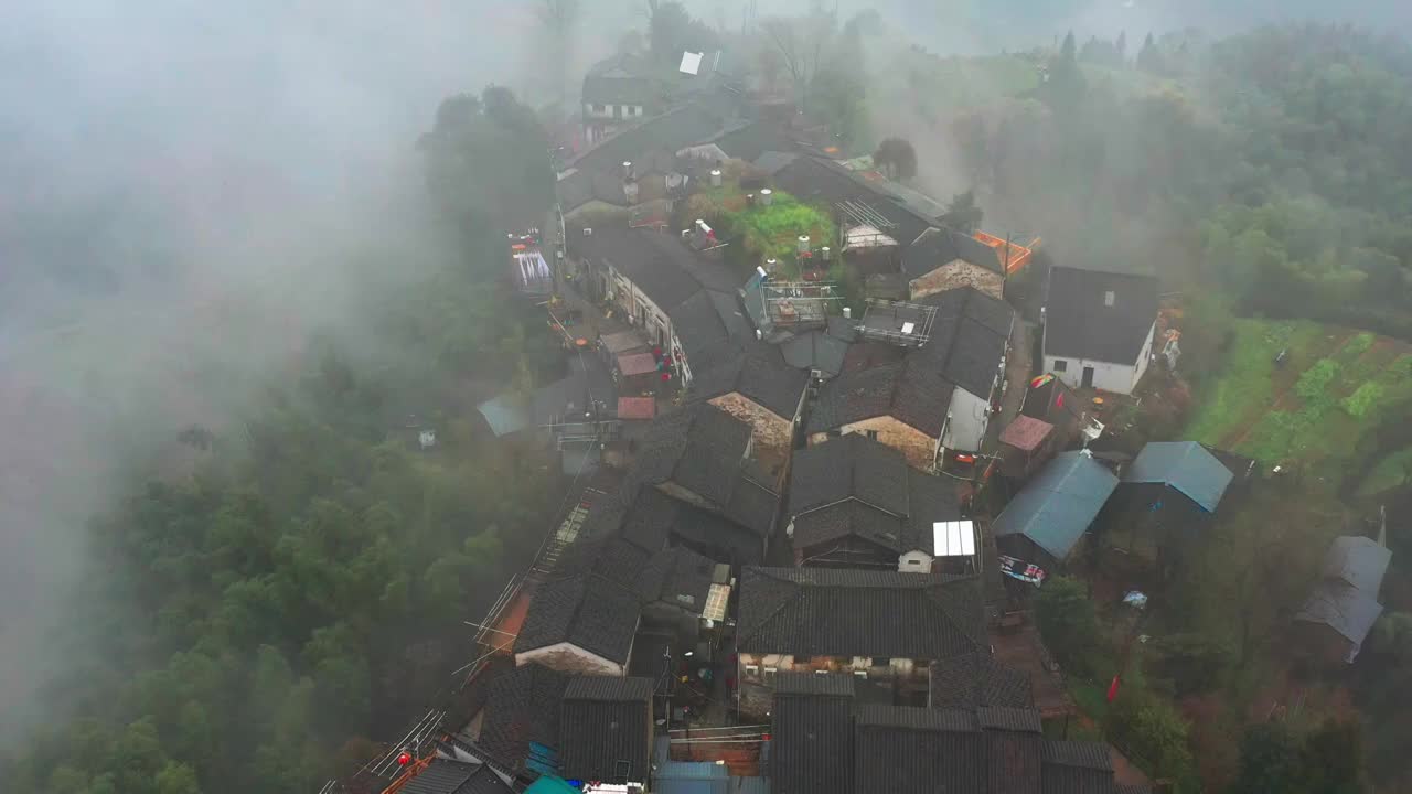 航拍黄山高山乡村春天景色视频素材