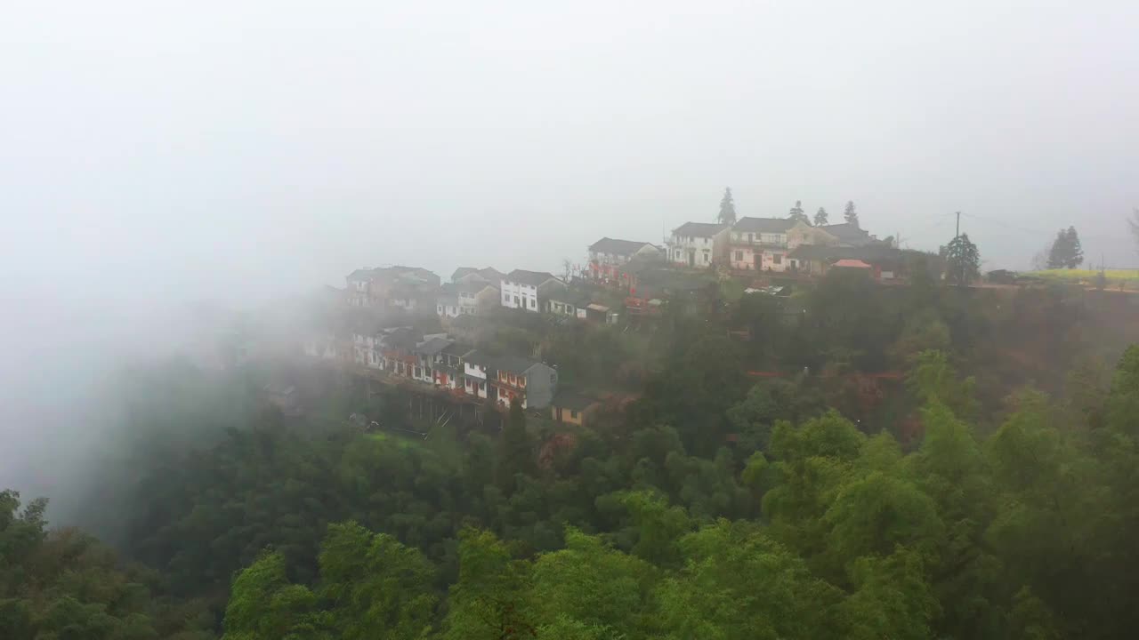 航拍黄山高山乡村春天景色视频素材