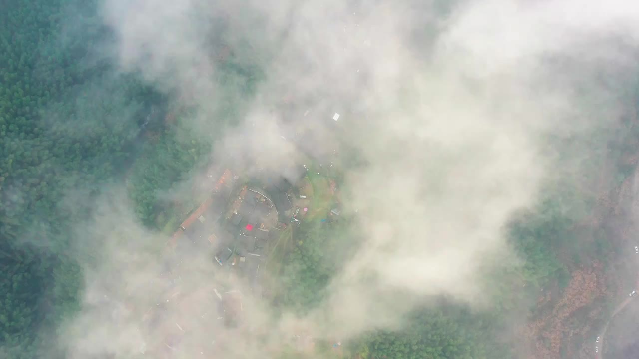 航拍黄山高山乡村春天景色视频素材