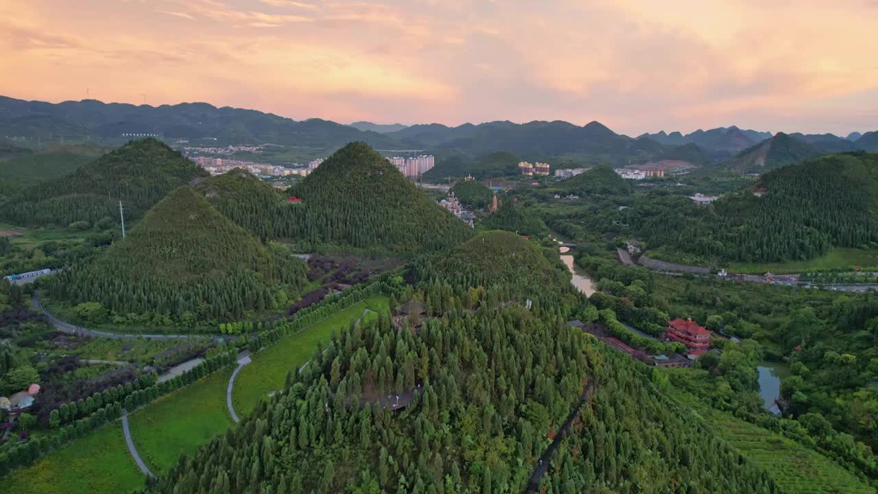 爱心花海朝霞视频素材