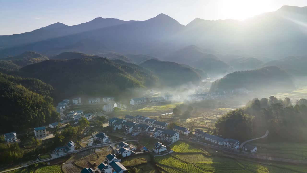 武功山黄江村日出清晨风光航拍延迟视频素材