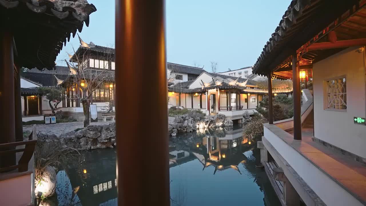 南京园林瞻园的宁静夜景视频素材