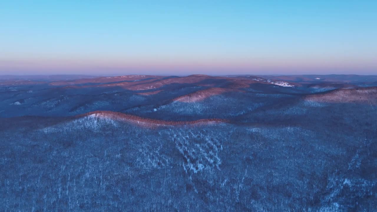 航拍大兴安岭黎明林海雪原视频素材