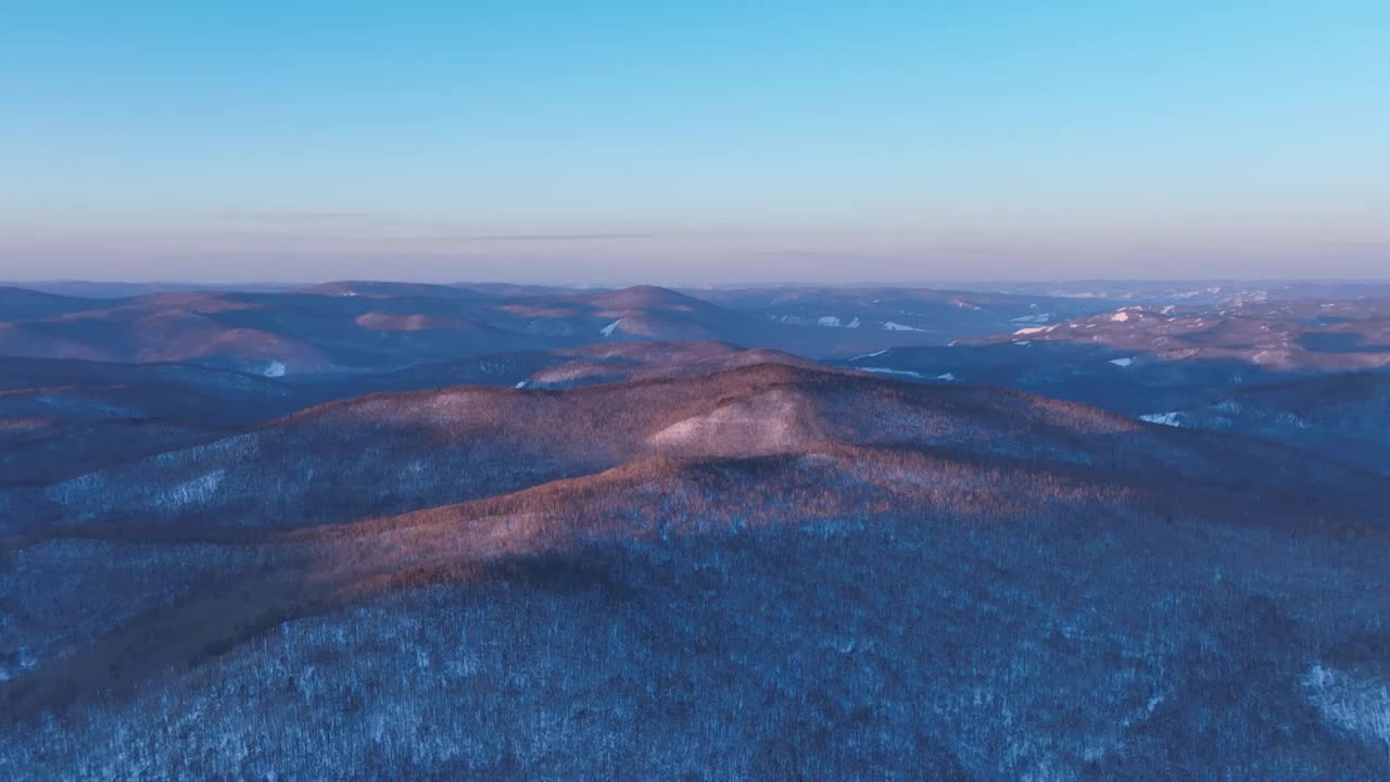 航拍大兴安岭黎明林海雪原视频素材