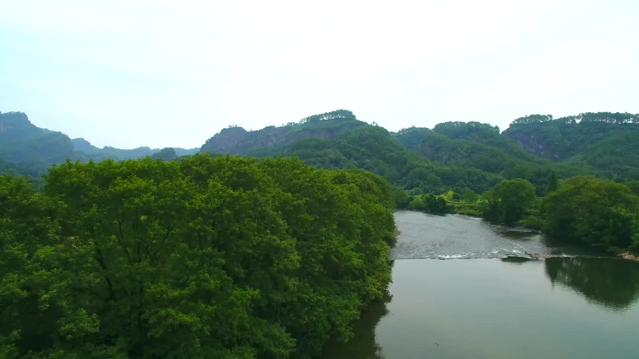 航拍武夷山青山绿水竹筏九曲溪茶园丹霞地貌视频素材