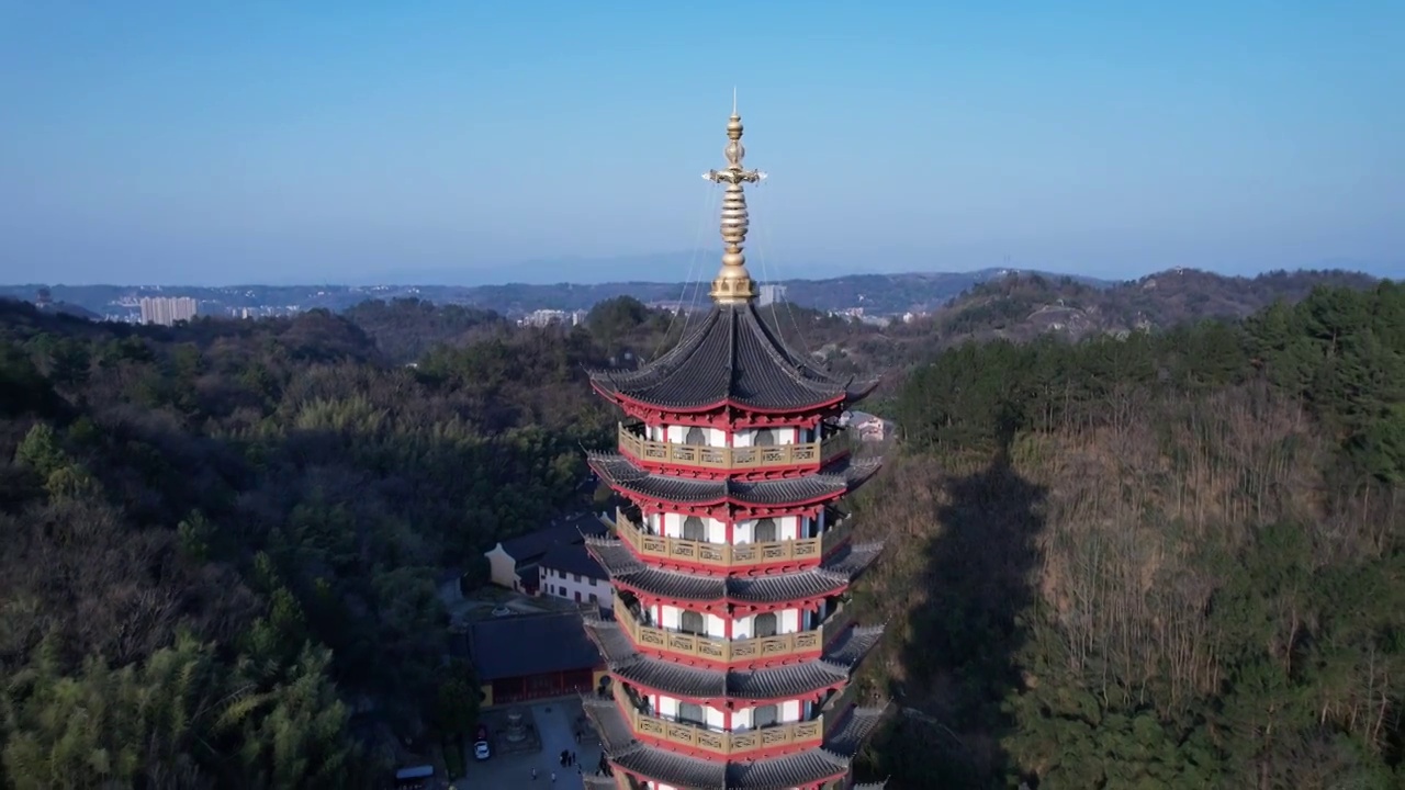 绍兴新昌大佛寺山间古塔航拍视频素材