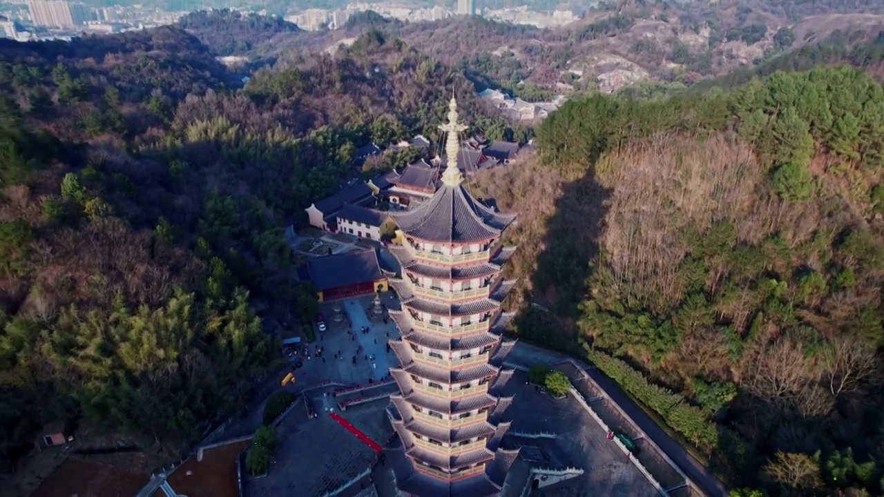 绍兴新昌大佛寺山间古塔航拍视频素材