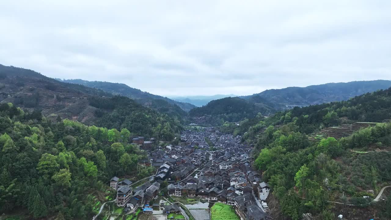 雨过天晴的贵州肇兴侗寨视频素材