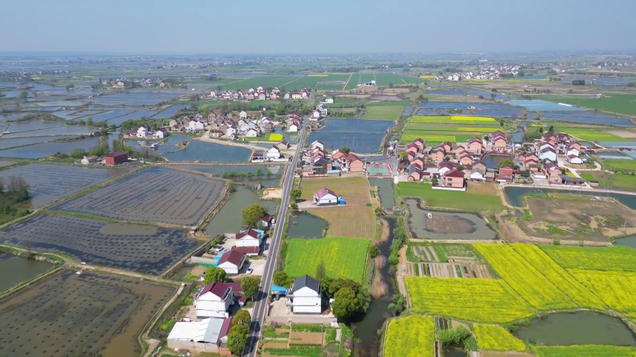 航拍中国安徽省宣城市郎溪县建平镇西郊村田园春光视频素材