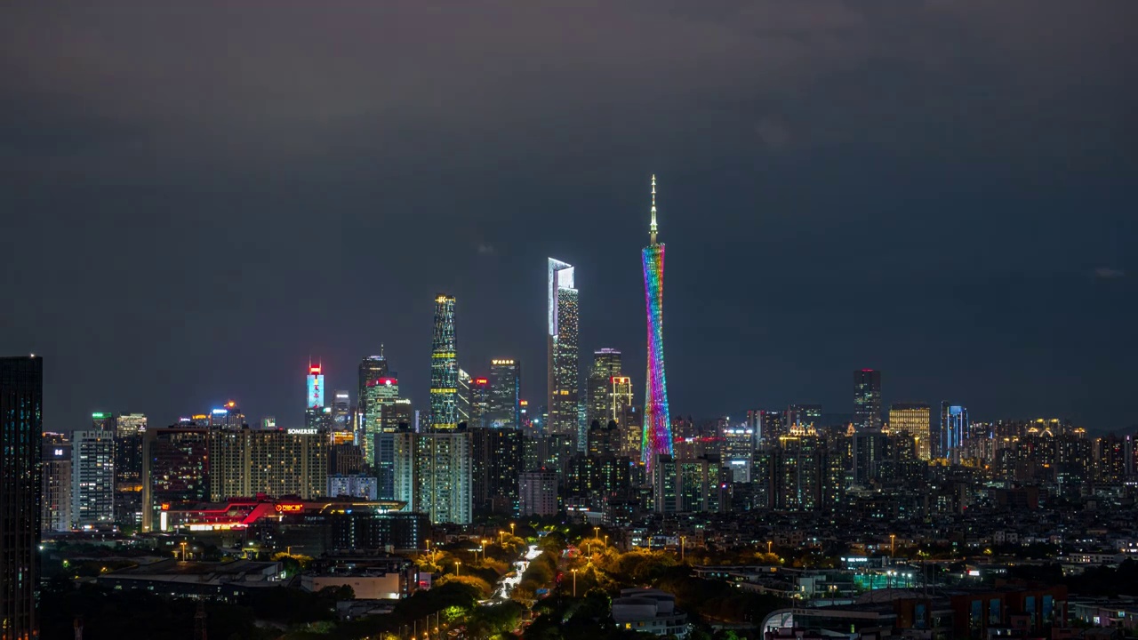 广州进城之路市中心日转夜延时视频素材