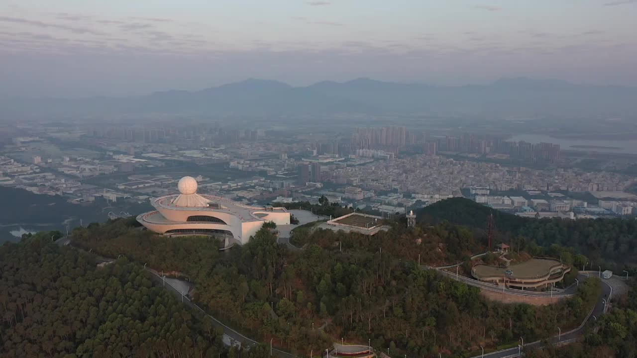 航拍厦门天屿山气象台视频素材