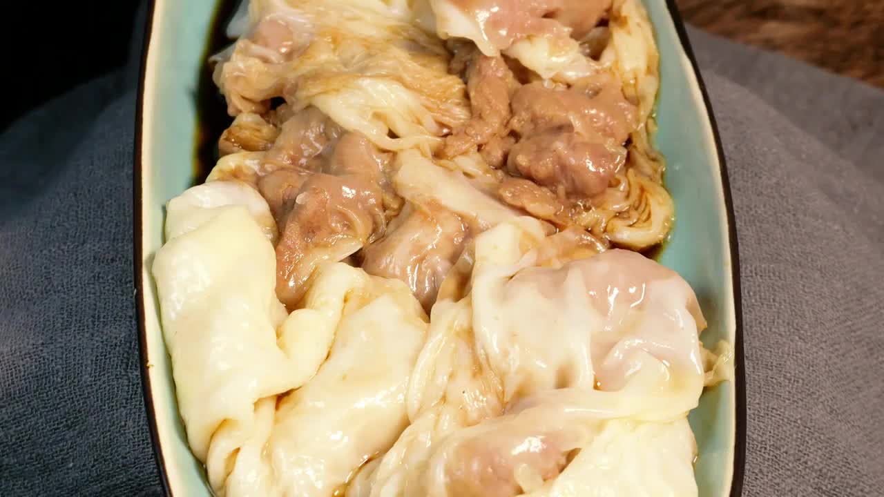 广州传统食品粤式韭黄牛肉肠荔湾西关地道美食布粘米粉石磨肠粉广府茶楼酒家早茶必吃驰名省港澳美食推荐菜谱视频素材