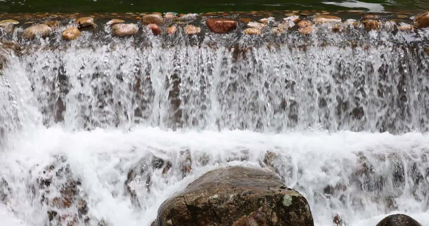 中国 湖南 莽山国家级自然保护区-猴王寨 瀑布视频素材