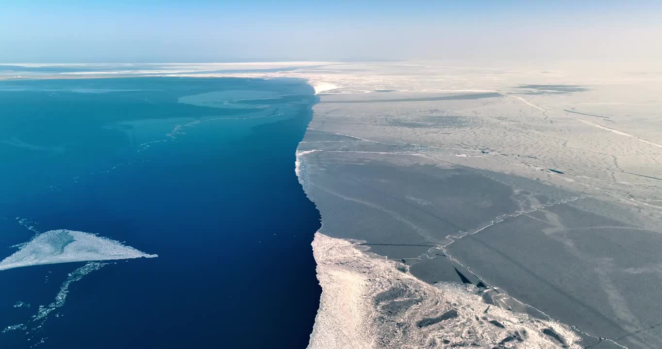 青海湖开湖融冰视频素材