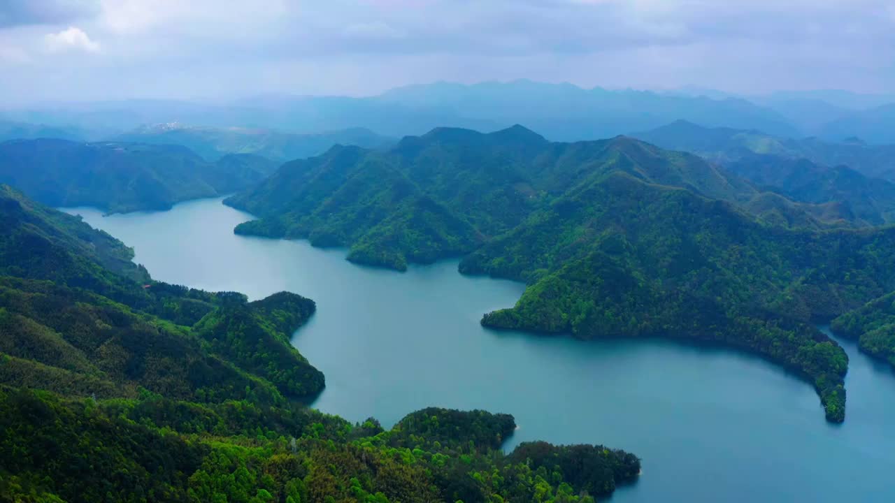 狭长的南山湖视频素材