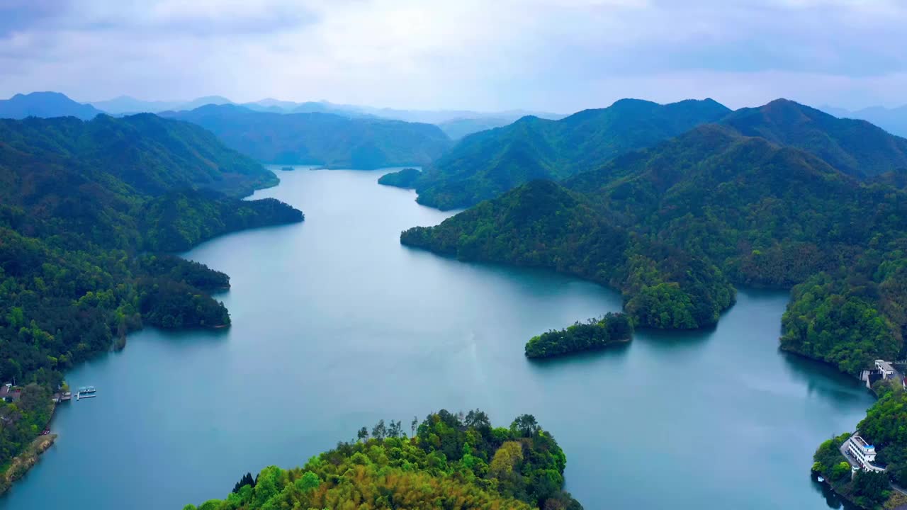 狭长的南山湖视频素材