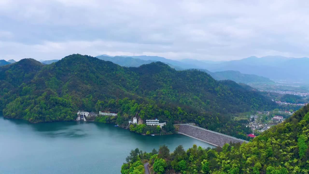 浙江绍兴南山湖风景区4K航拍视频素材