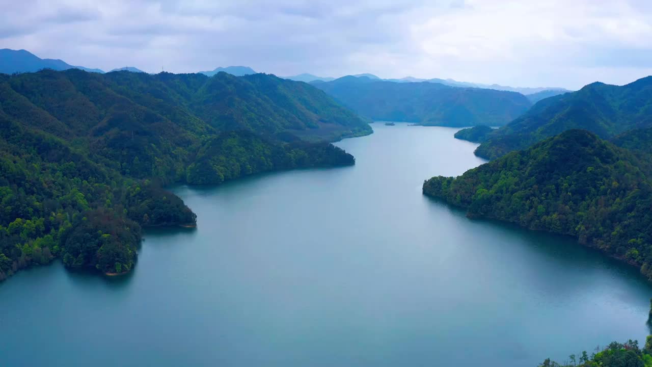 浙江绍兴南山湖风景区4K航拍视频素材