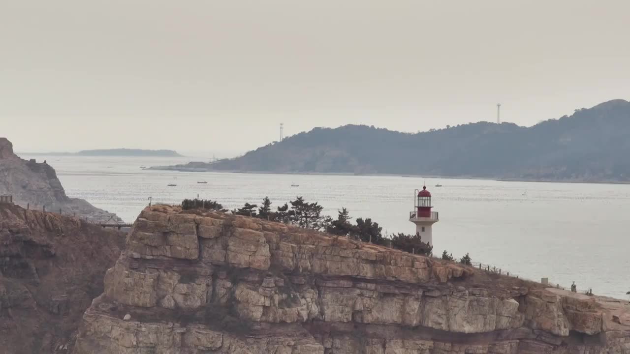 山东烟台长岛九丈崖灯塔视频素材