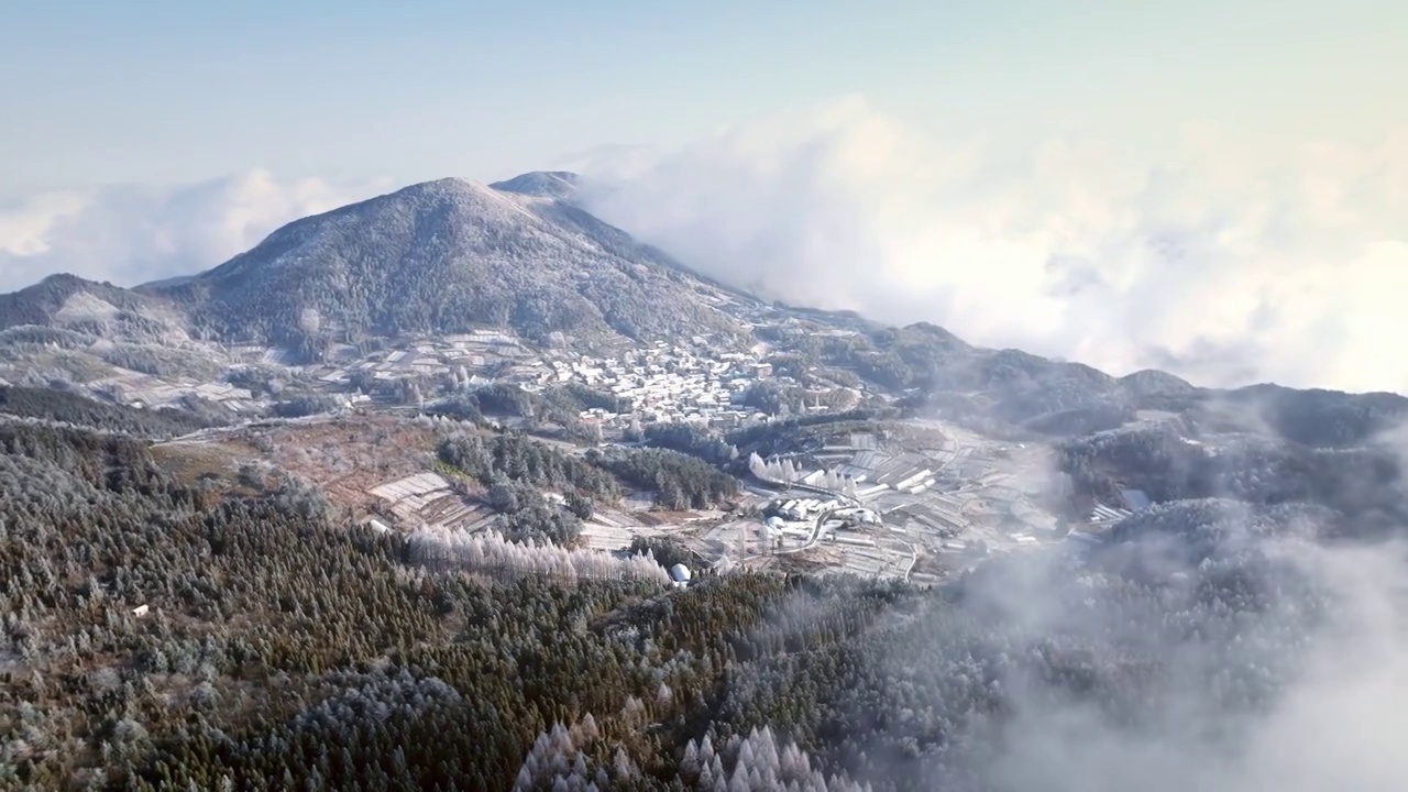 航拍浙江金华北山盘前村雪景视频下载