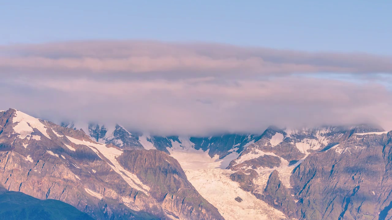 云南德钦梅里雪山卡瓦格博峰日出视频素材