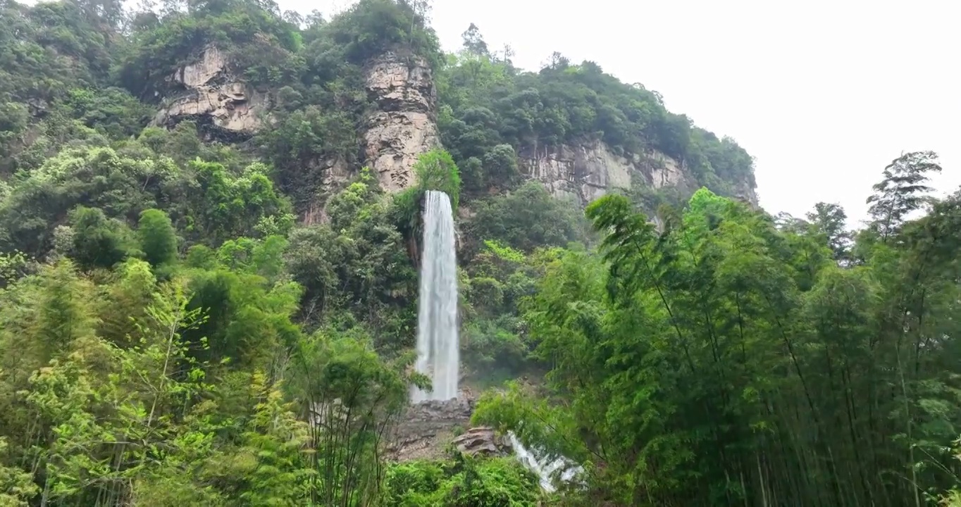 自然 风景 瀑布 水帘洞 树 户外 绿色 地形 森林 湖泊 张家界地貌视频素材