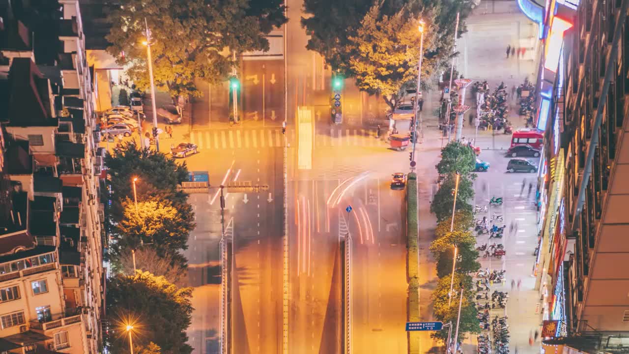 广西柳州屏山大道车流夜景延时视频素材