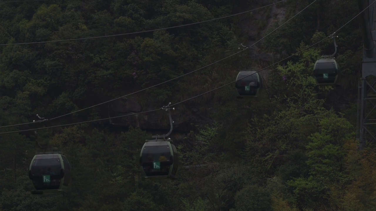 雨后云雾缭绕的黄山玉屏索道视频素材