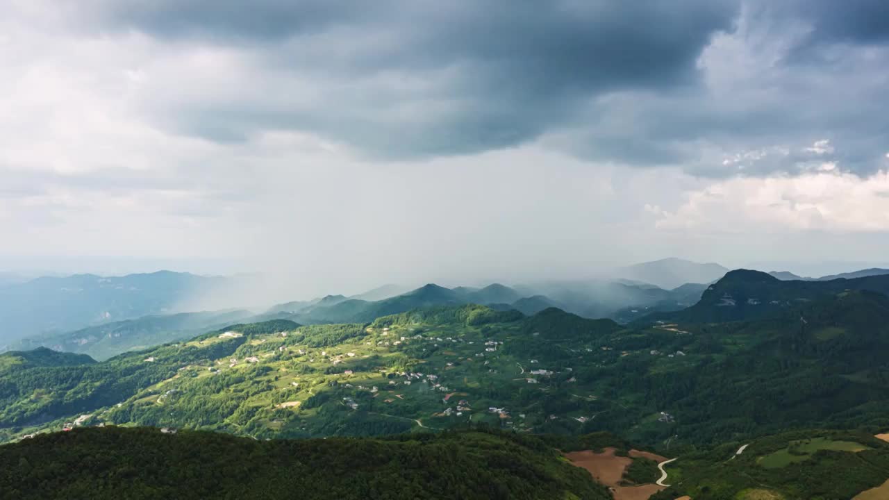 航拍高山乌云延时视频素材