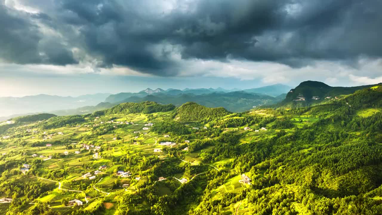 航拍高山乌云延时视频素材