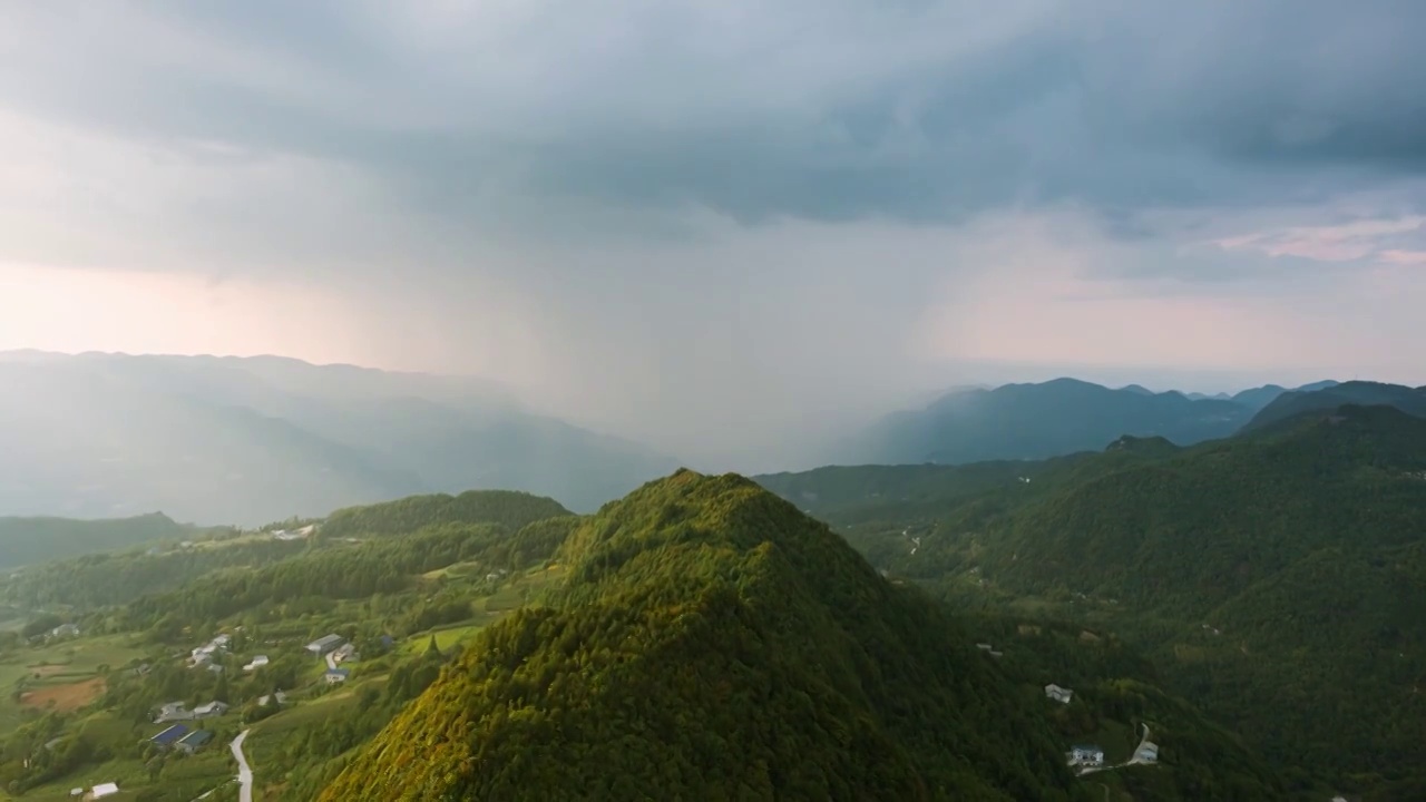 航拍高山乌云延时视频素材