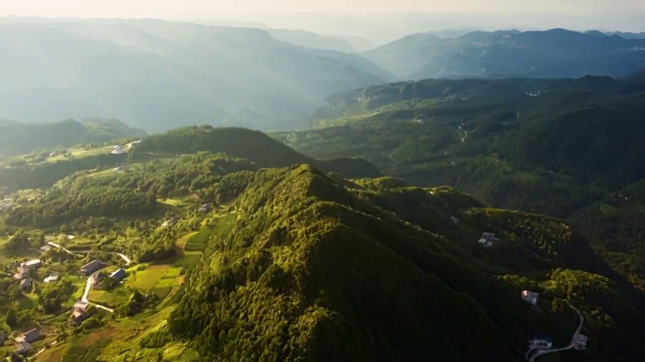 航拍高山乌云延时视频素材