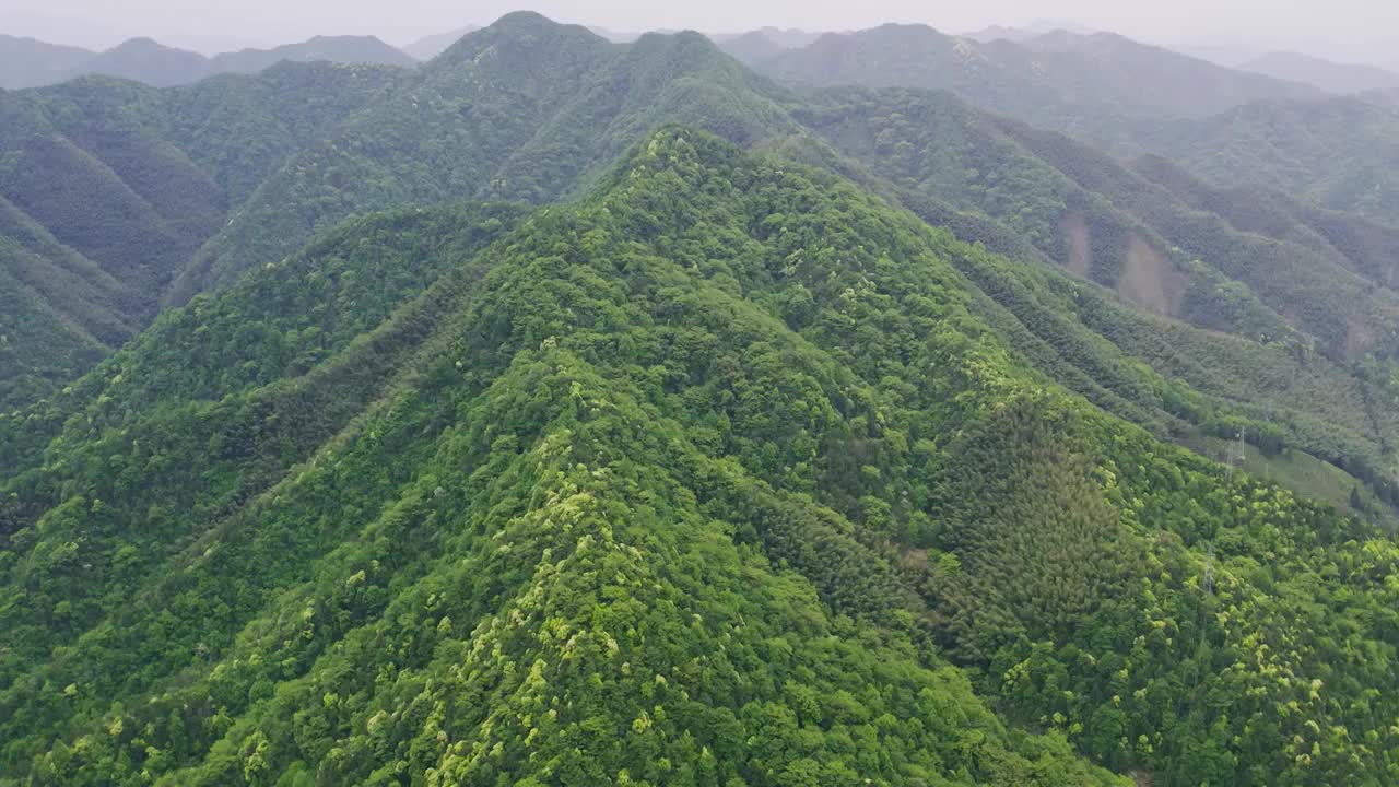 大山自然风景航拍视频视频素材