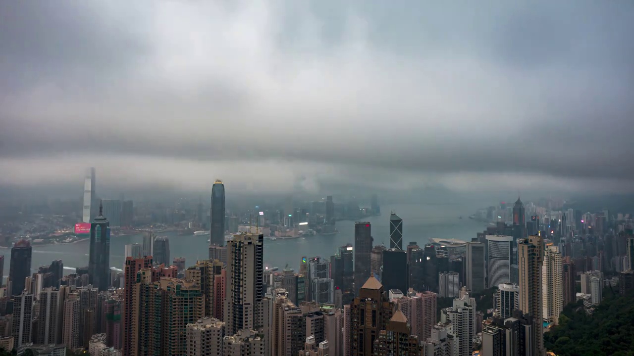 香港太平山视角白天转黑夜风光延迟视频素材