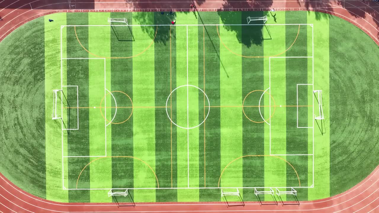 航拍杭州临平小林小学足球田径场视频素材