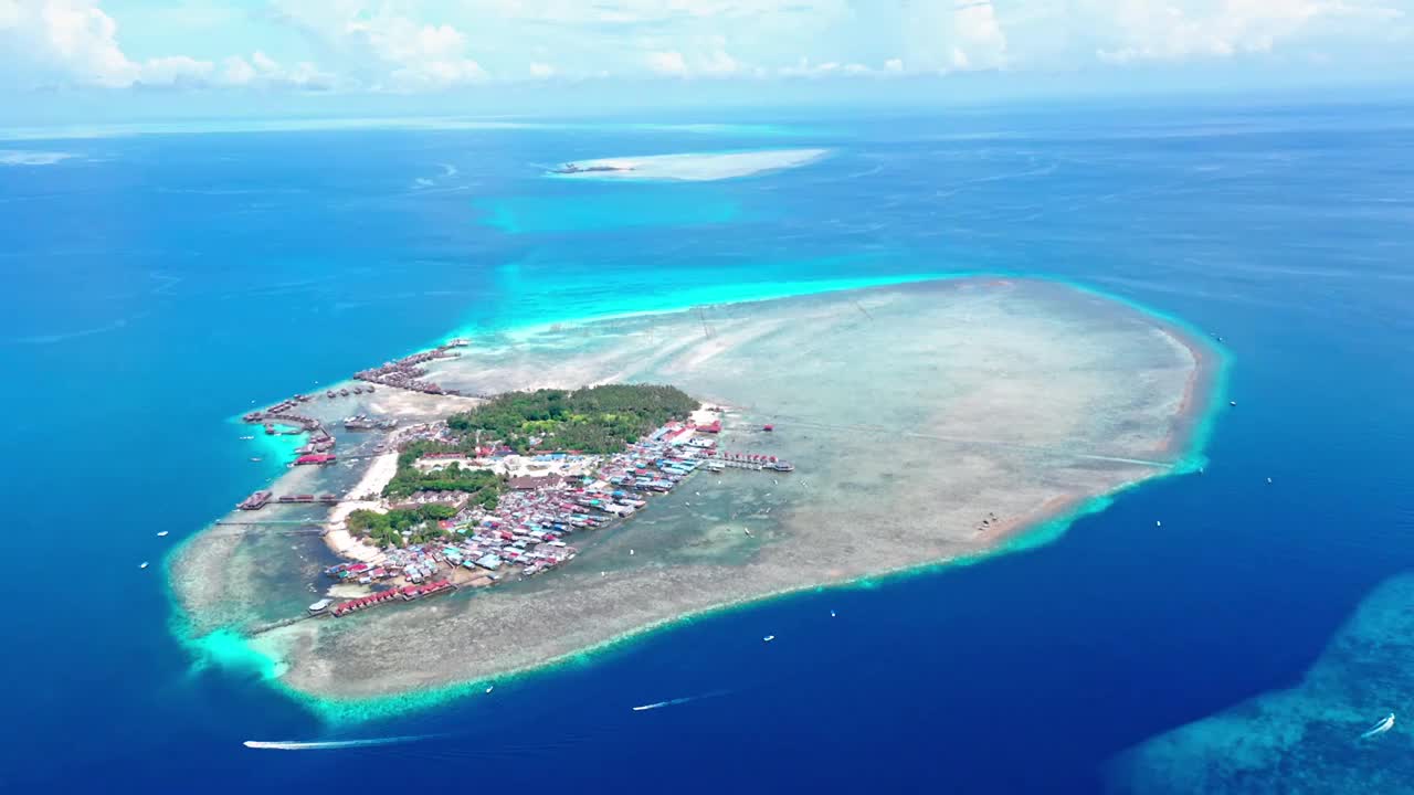 海岛的航拍，仙本那马步岛的航拍视角视频素材