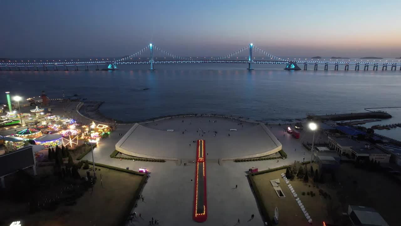 大连星海湾跨海大桥海滨夜景风光航拍视频素材