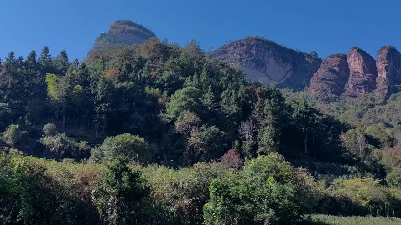 武夷山风光大王峰、玉女峰、九曲溪、丹霞地貌、晒布岩、竹筏漂流视频素材